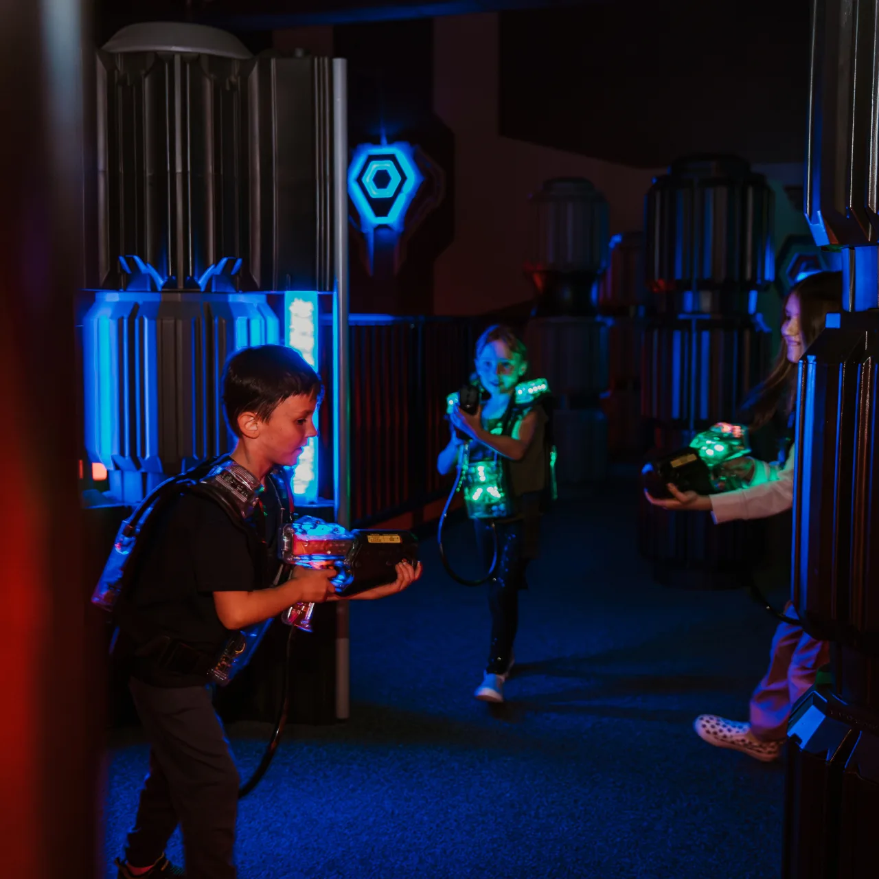Kids playing laser tag at Ocean5